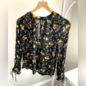 American Eagle choker style top with tie bell sleeves